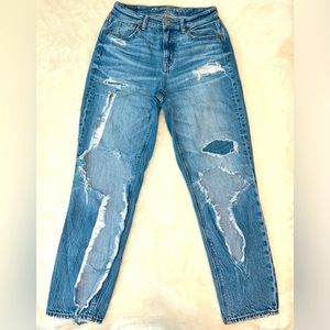 American‎ Eagle distressed, Busted Knee, Mom Jeans - sz 2
